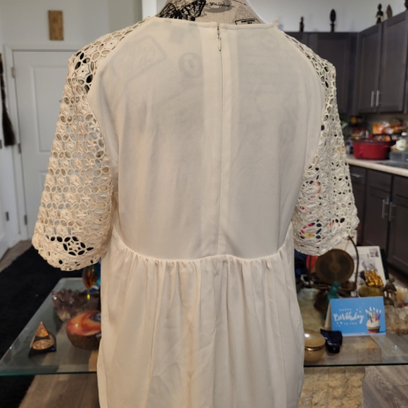 Cream Lace Overlay Top - Picture 4 of 5